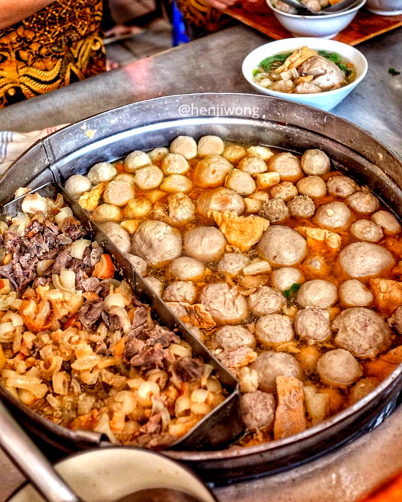 Rasa Bakso Selatan yang Menggigit Jiwa di Jantung Cilacap